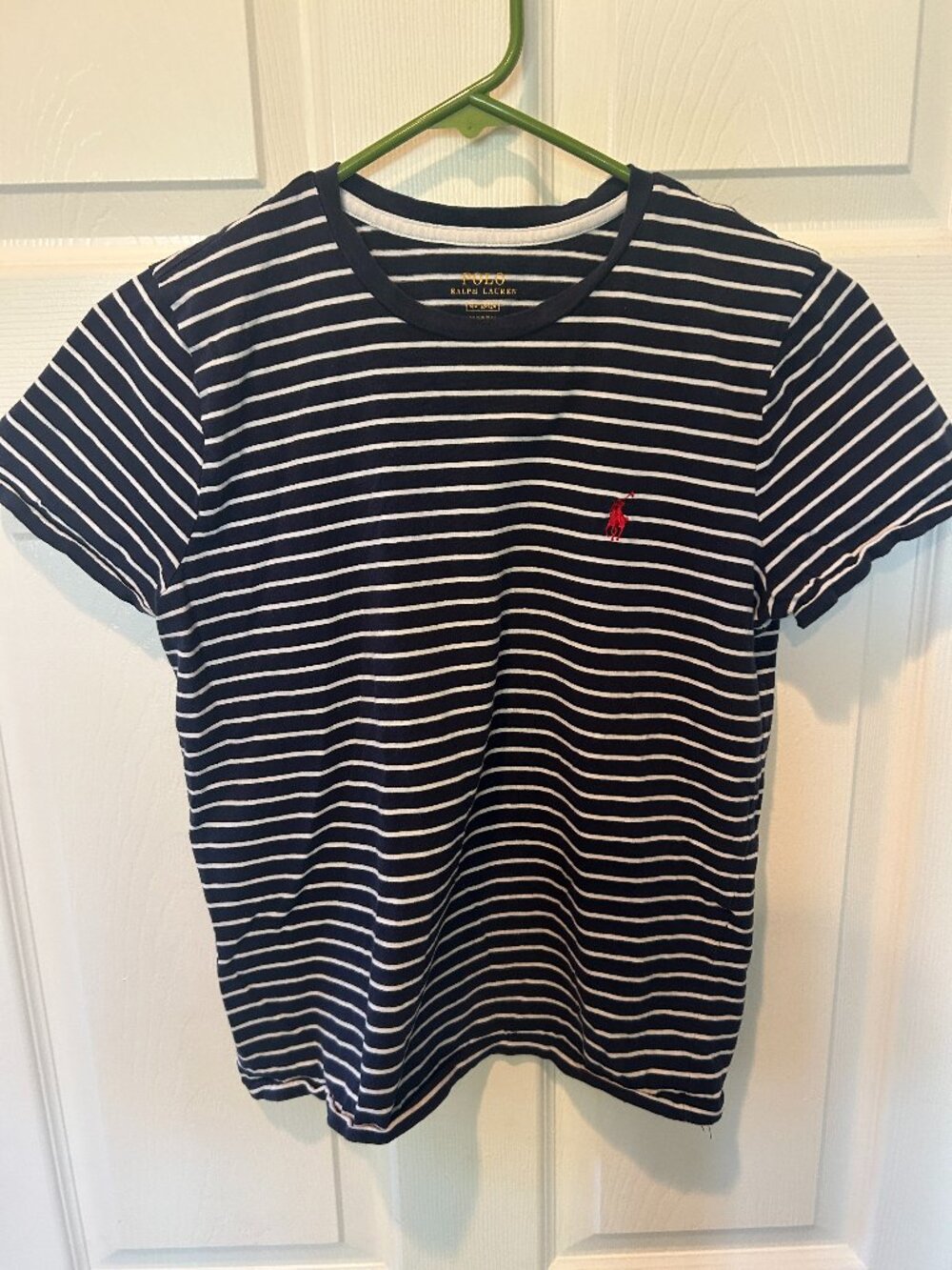 Women's crew neck tee size medium, short sleeve